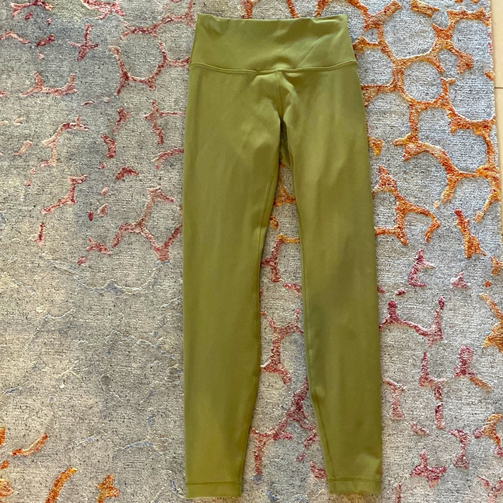 Lululemon wunder train high-rise 28”